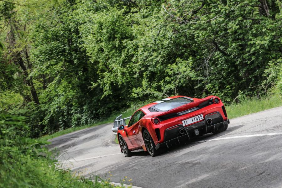  Ferrari 488 Pista 2018 года  (WW) (фото 19 из 42)